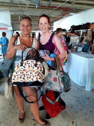 Taschenkäuferinnen